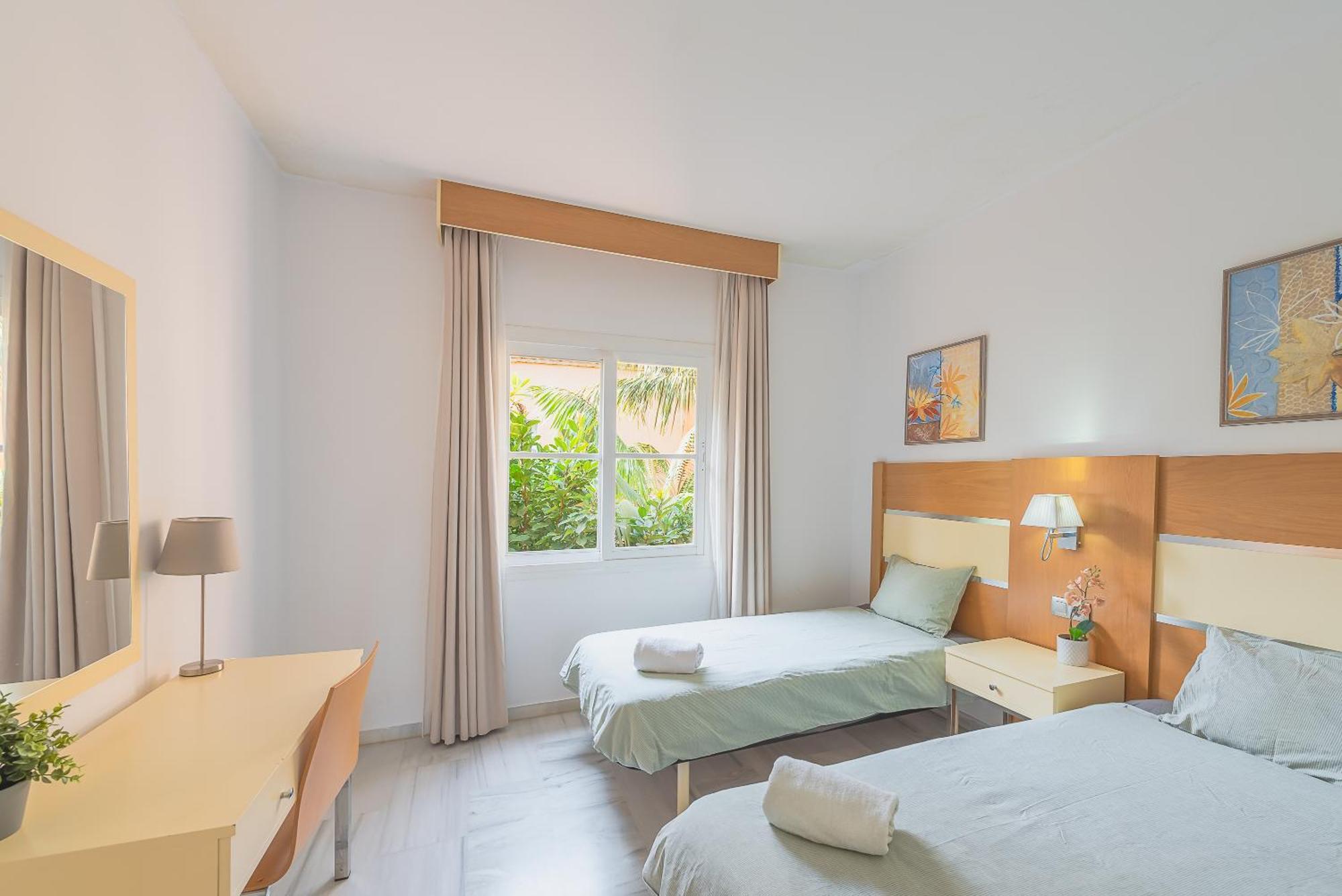 Skysea Holidays Riviera Del Sol مالقة المظهر الخارجي الصورة